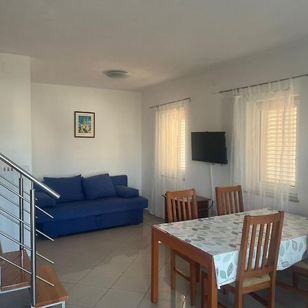 Apartments Iva Povljana Εξωτερικό φωτογραφία
