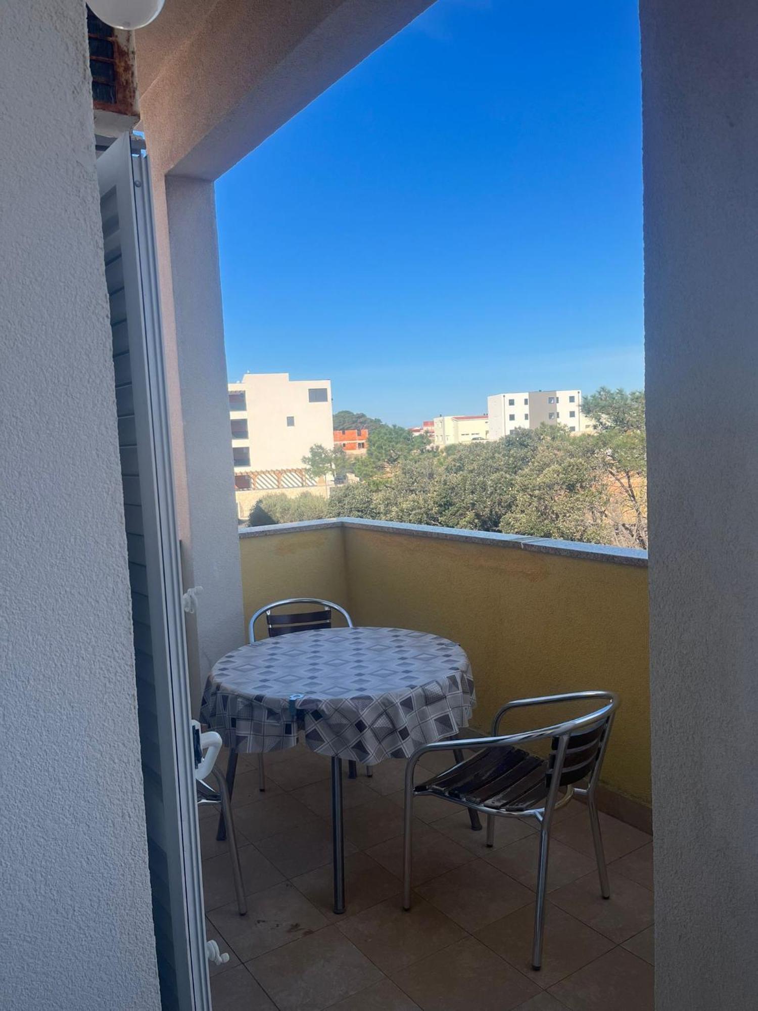 Apartments Iva Povljana Εξωτερικό φωτογραφία