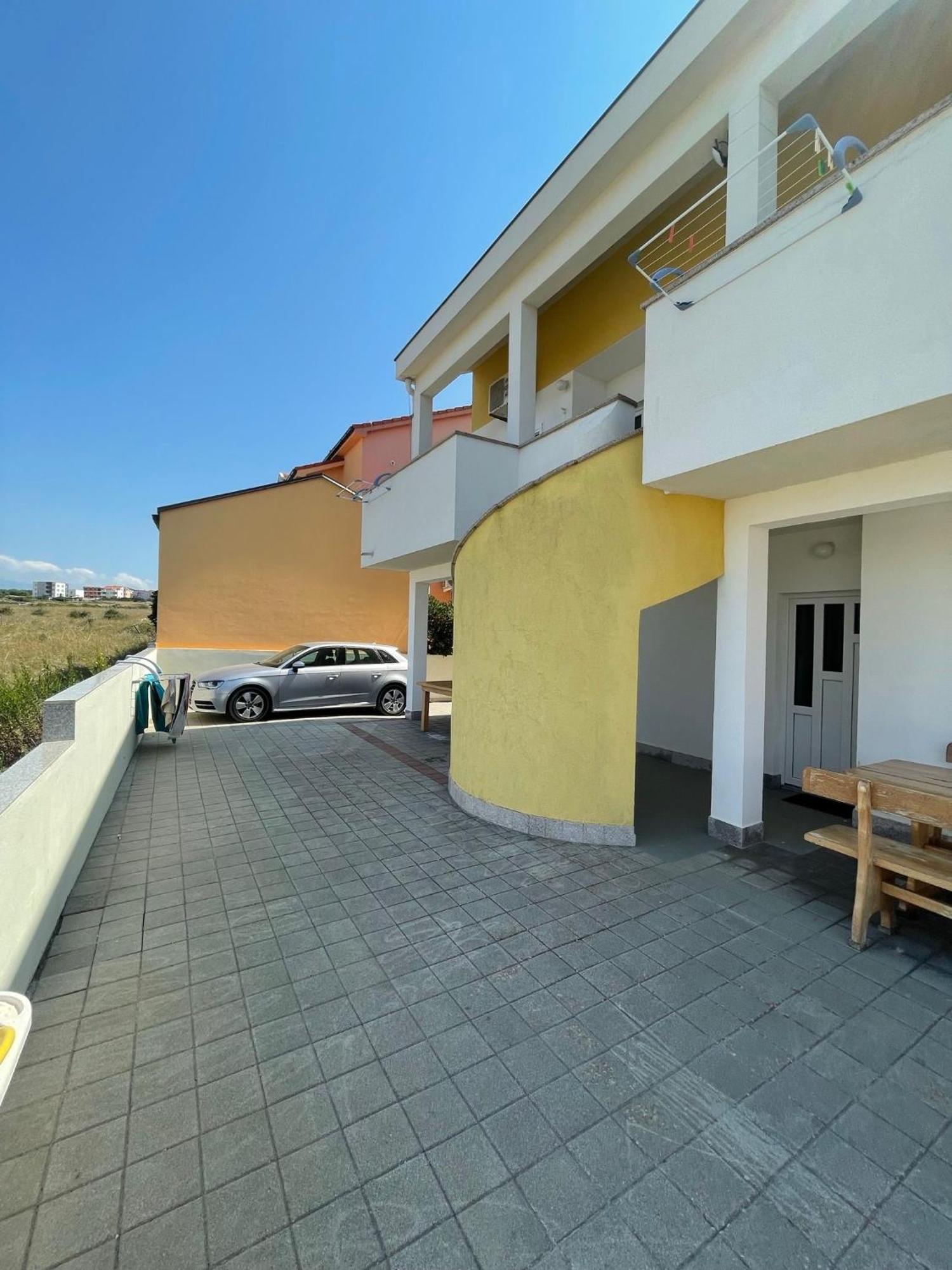 Apartments Iva Povljana Εξωτερικό φωτογραφία