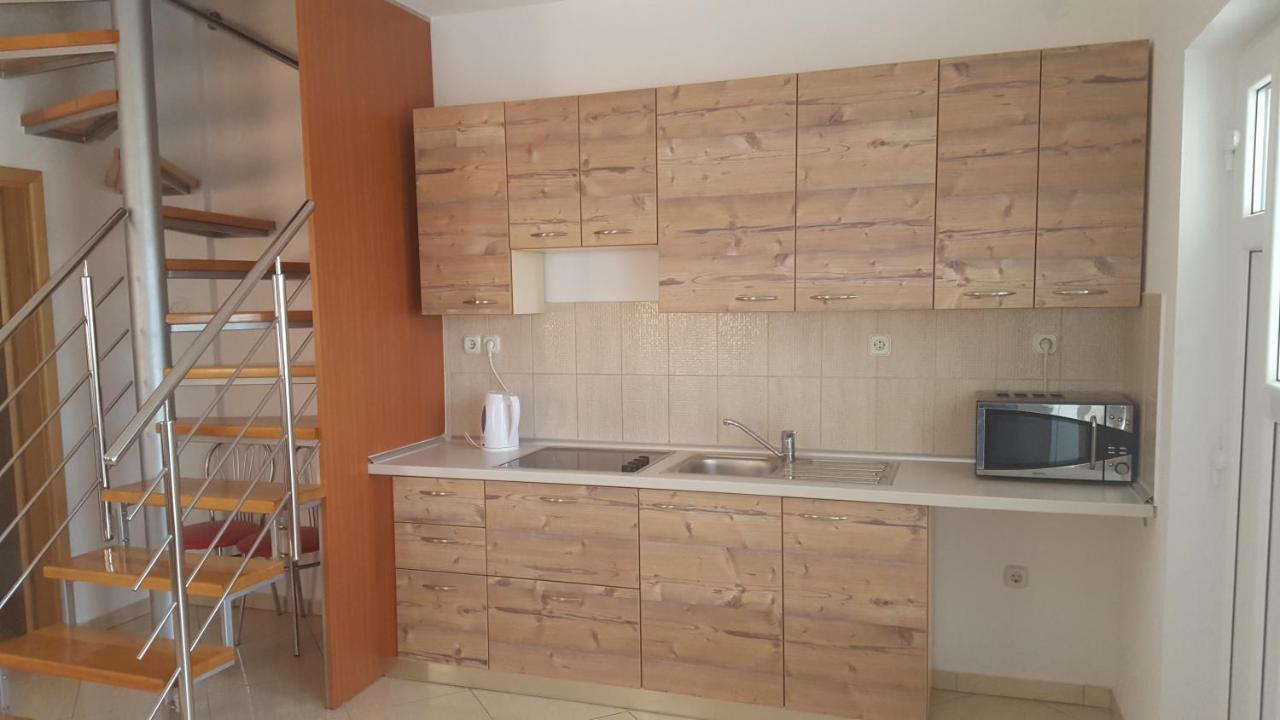 Apartments Iva Povljana Εξωτερικό φωτογραφία