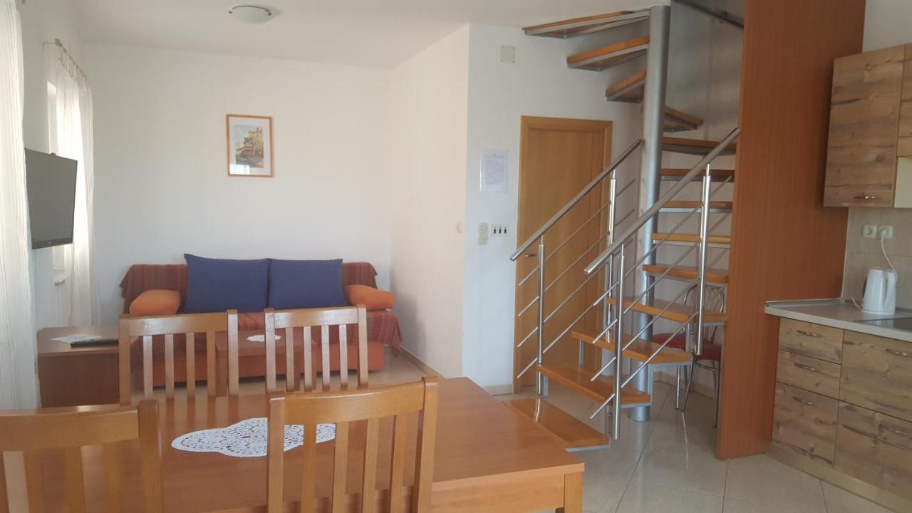Apartments Iva Povljana Εξωτερικό φωτογραφία