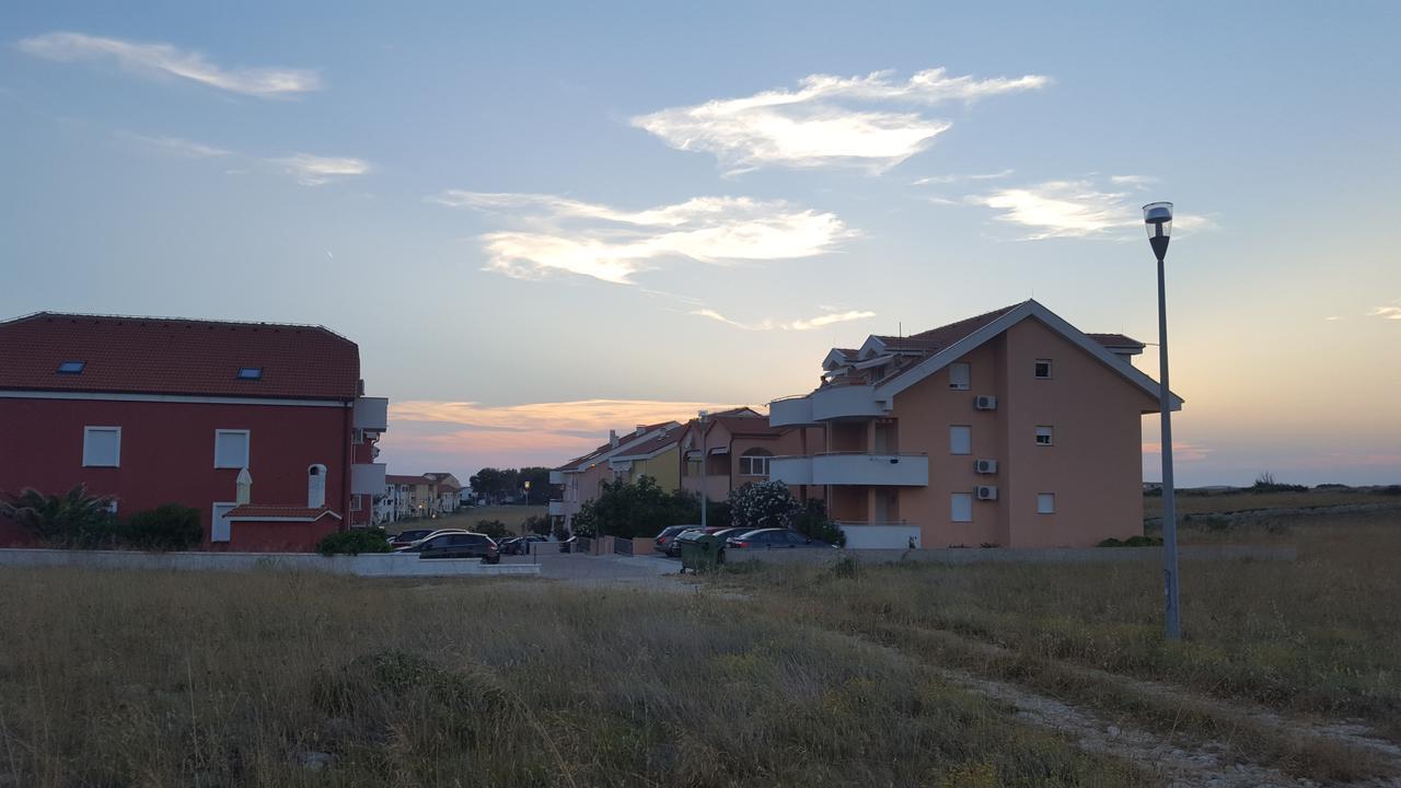Apartments Iva Povljana Εξωτερικό φωτογραφία