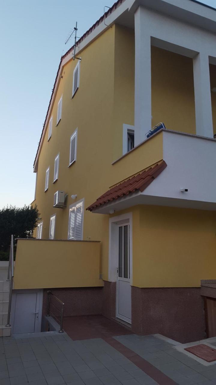 Apartments Iva Povljana Εξωτερικό φωτογραφία